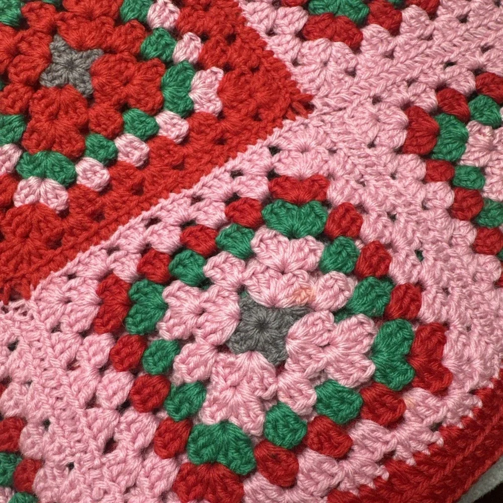 VTG Crochet Afghan Rose Blanket Granny Square Red Pink‎ Green Flower 62x40in